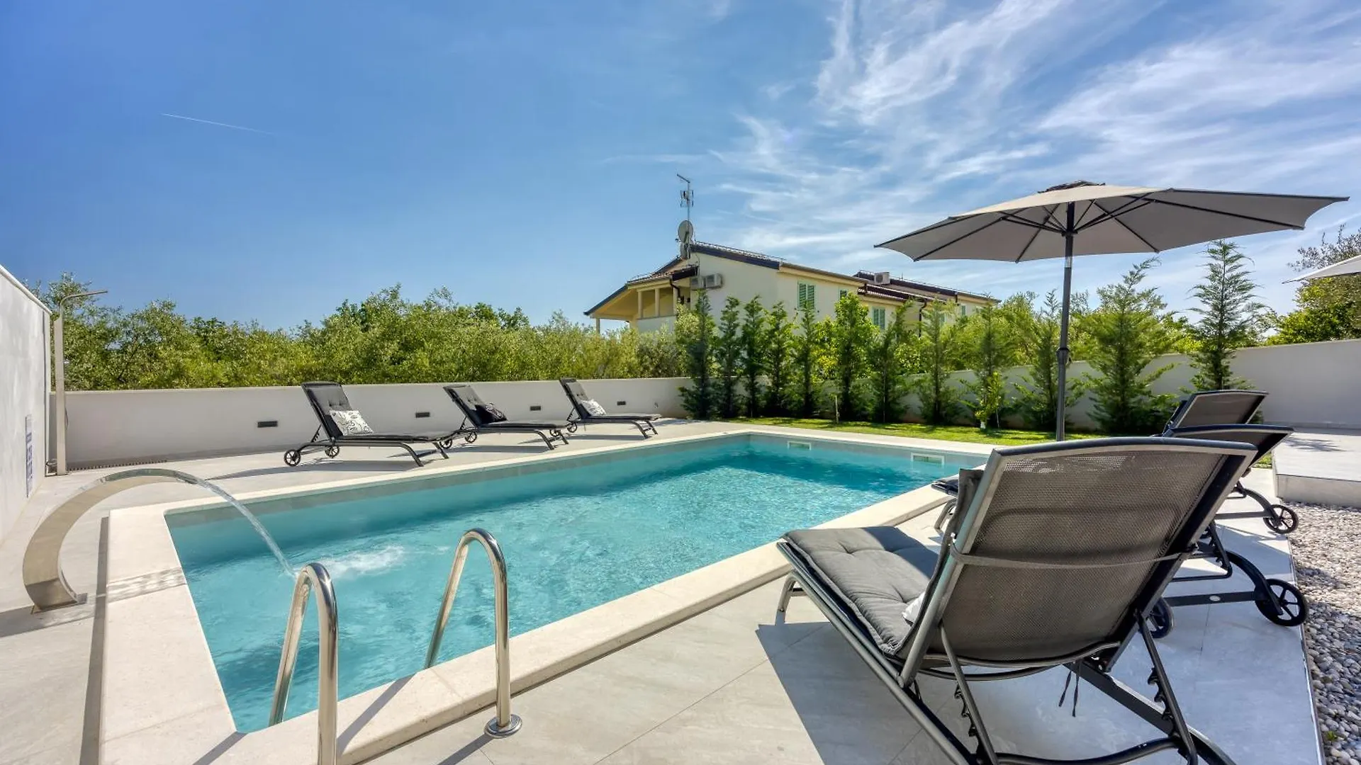 Apartment Luana With Private Pool Porec